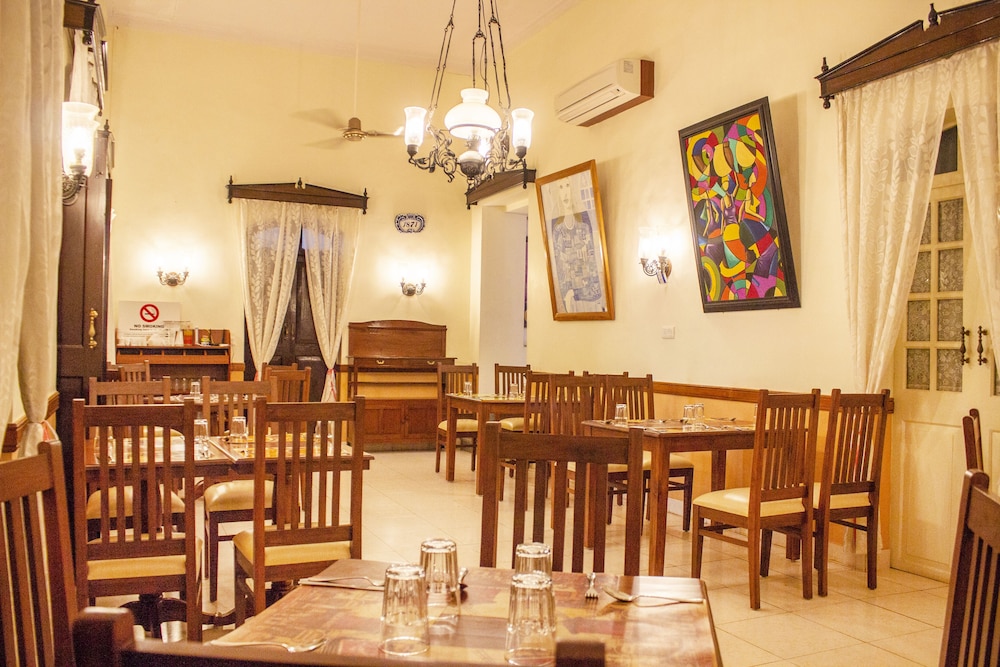 FabHotel Prazeres Boutique PanajI