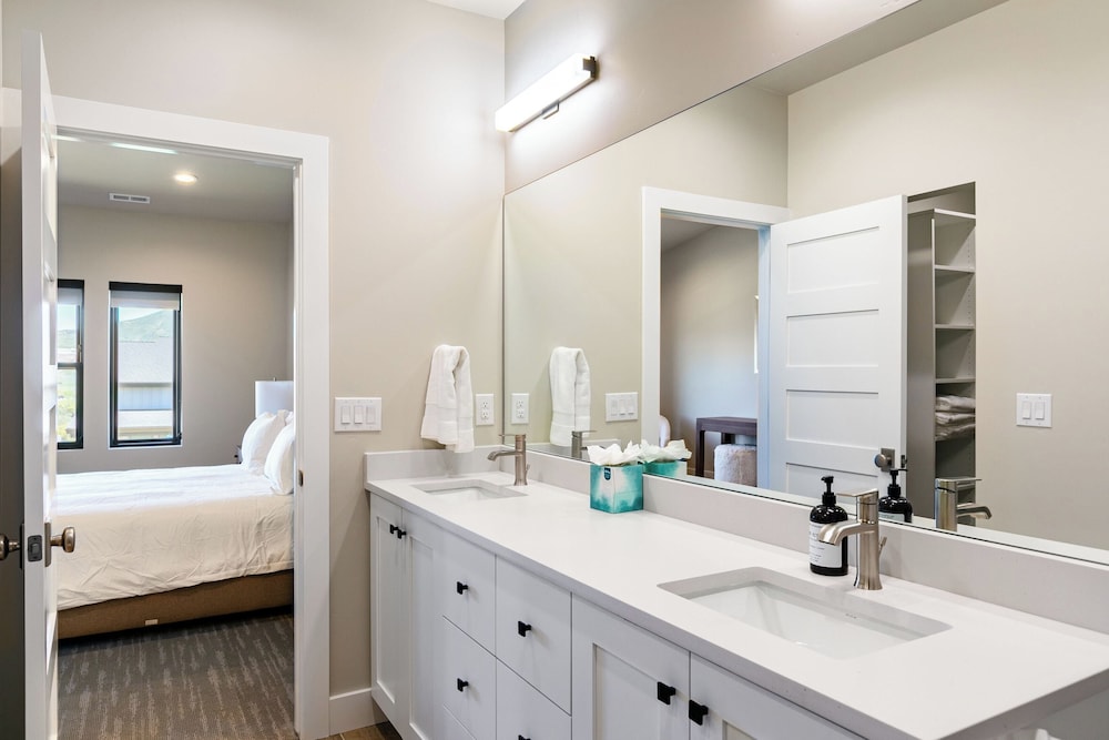 Jordanelle by Avantstay Next to the Reservoir! view 5