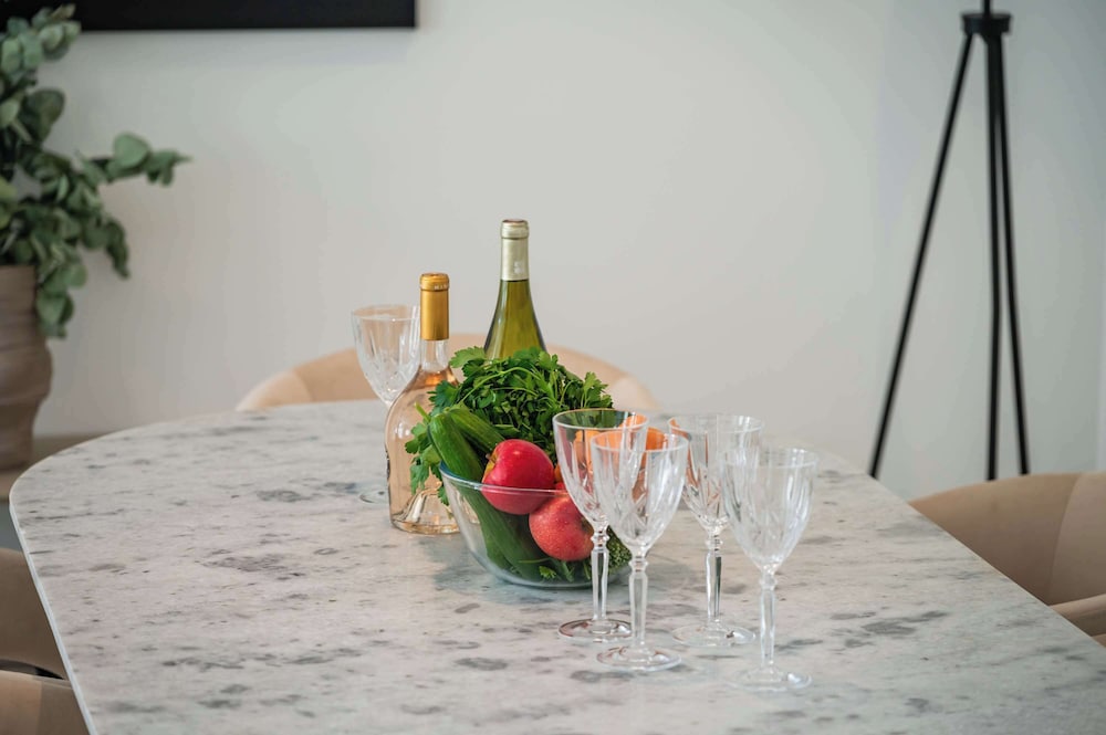 Lords Living -3 bed in Regents Park With Terrace