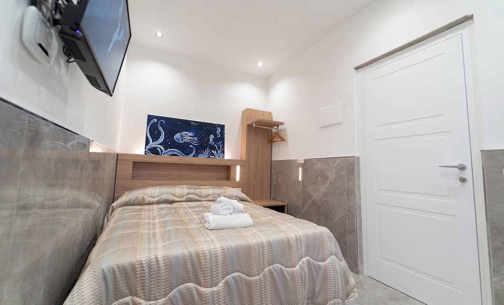 P.C. BOUTIQUE SEA VIEW NAPOLI CENTRO by ClaPa Group Dislocated Hospitality