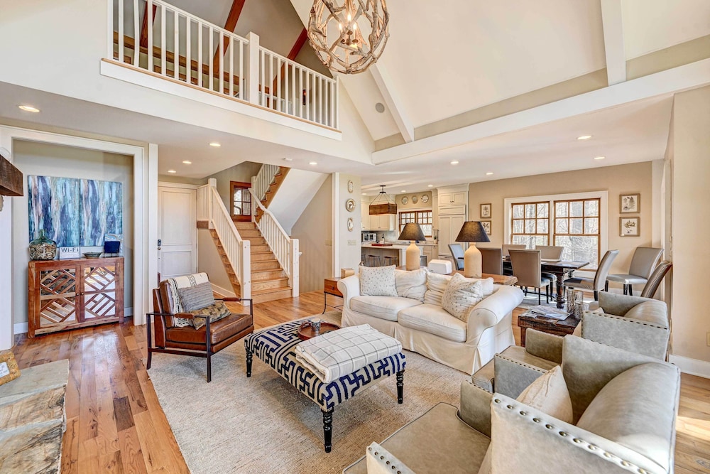 Spacious Cashiers Vacation Rental on Golf Course!