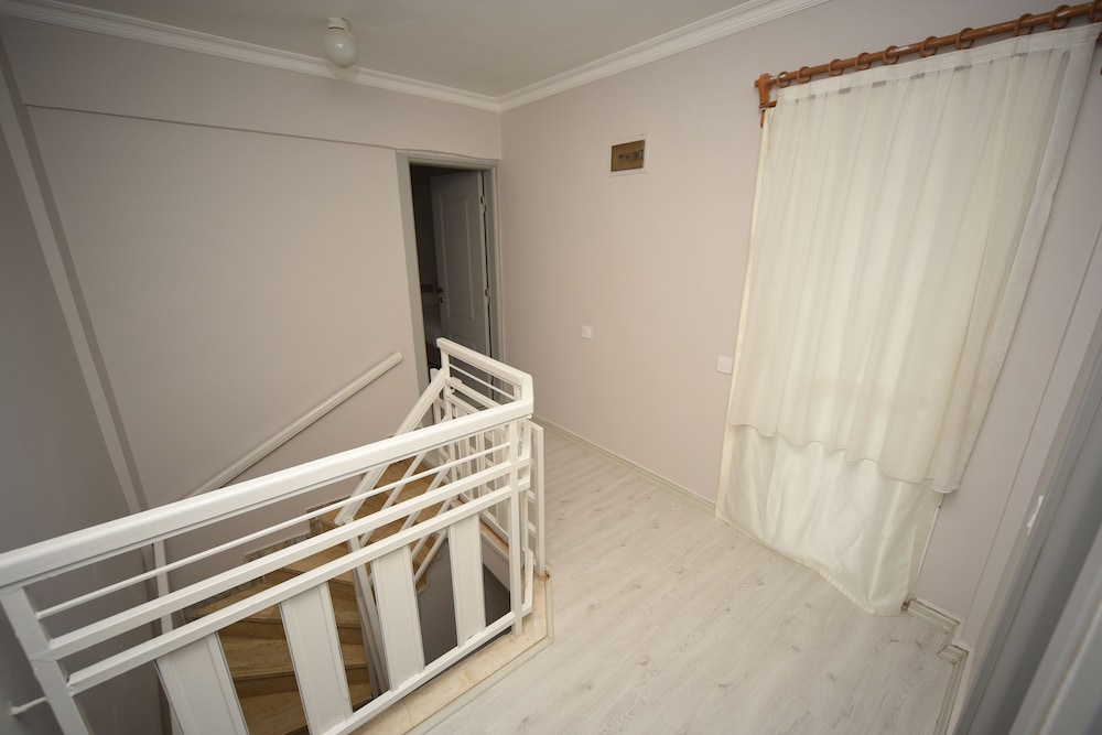 Photo 34