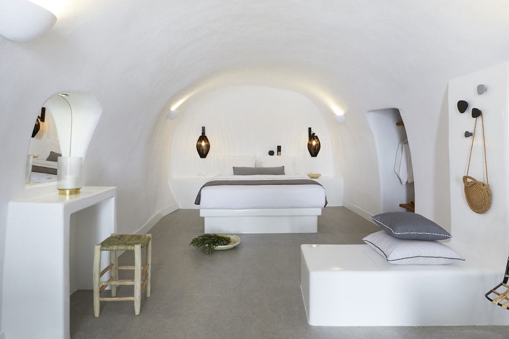 Virginia's Cave Villas