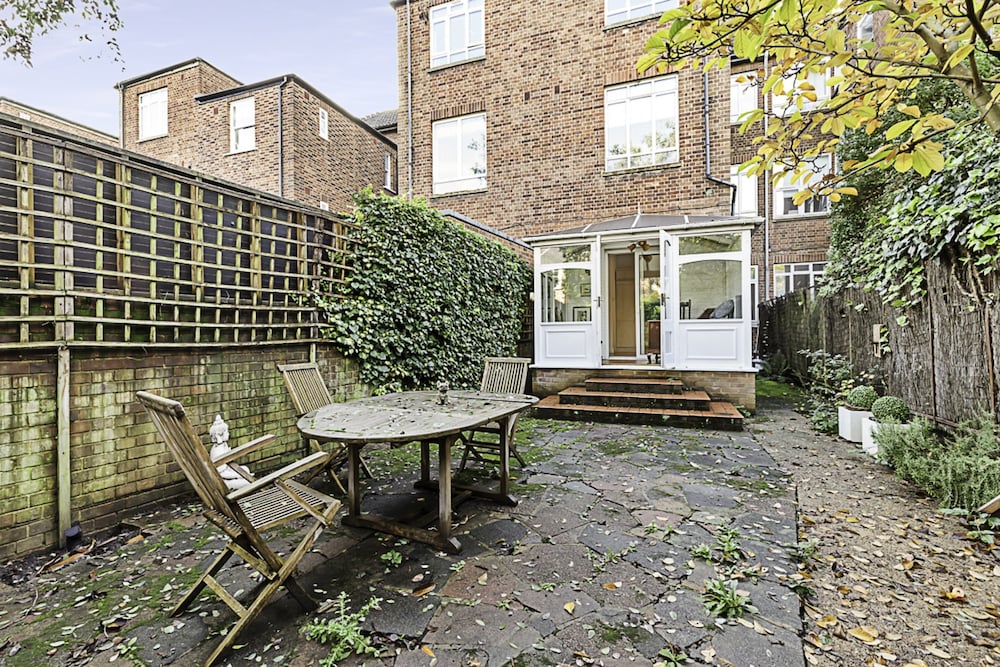 outdoor bbq area