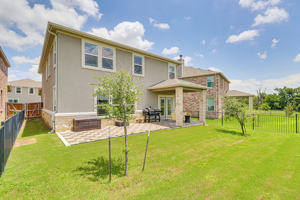 5 Mi to Old Town Hutto: Star Ranch Golf Retreat