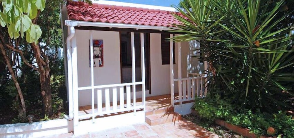 Zenaida Estate