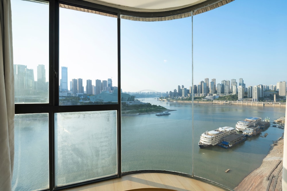 Baihong Riverview Drone Show Apartment