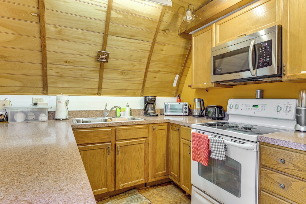 Hike & Fish: Delaware River Cabin w/ Views