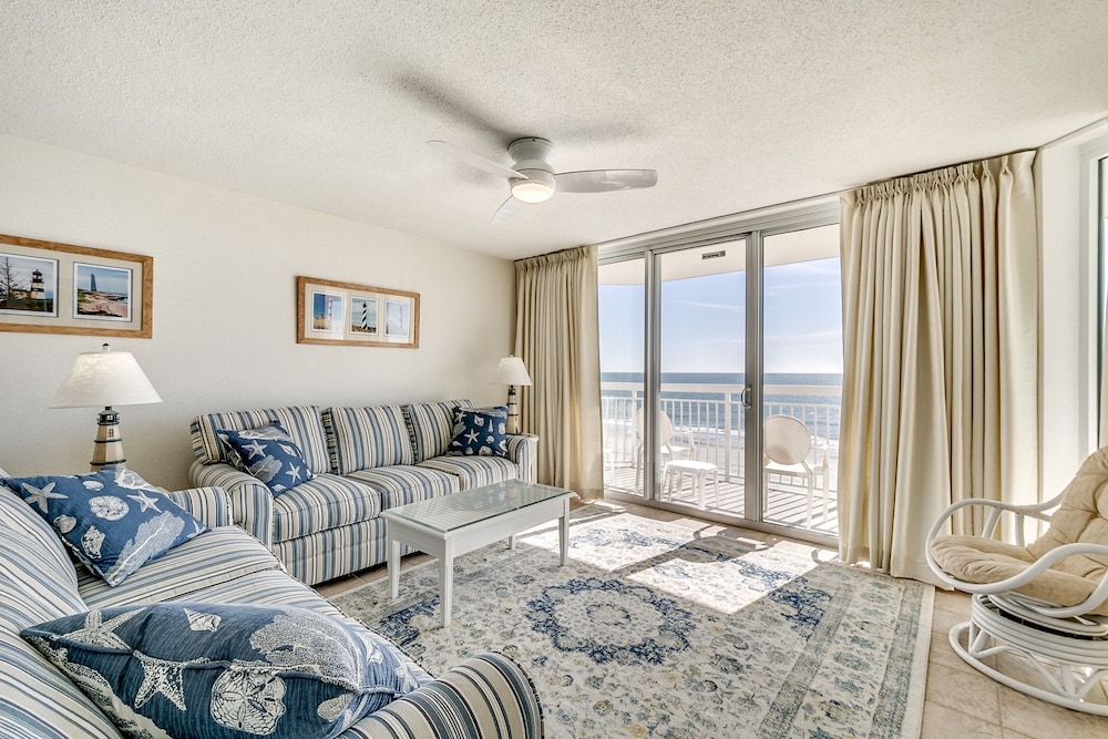 Crescent Shores by Condo-World