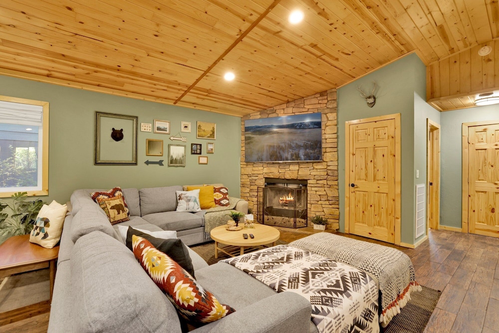 Country Club Cabin #357