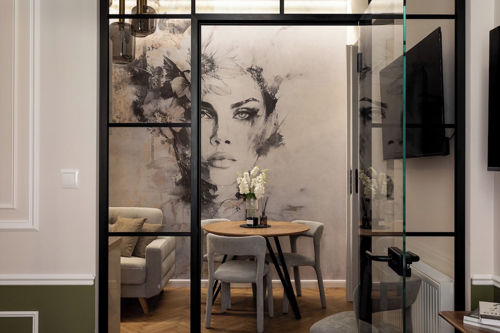 OLD TOWN Charm & Chic by Downtown Apartments