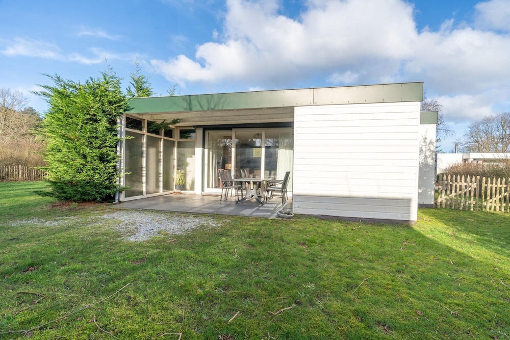 Tastefully Furnished Detached Bungalow for 5 People