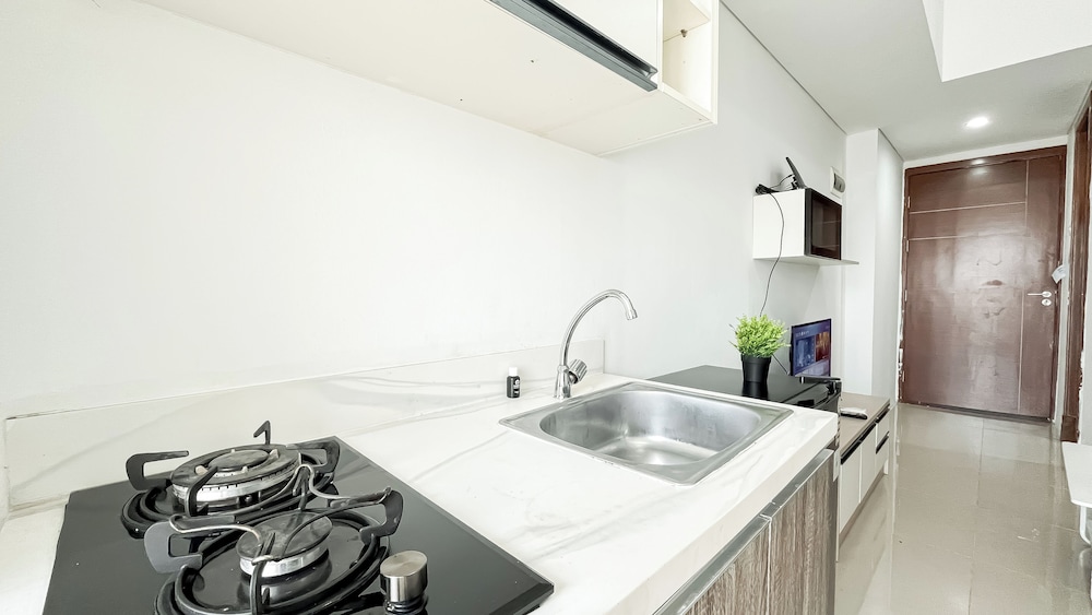 Minimalist Look 1Br At Apartment Vittoria Residence
