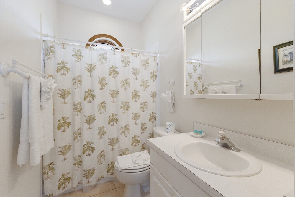 Dolphin Watch 3 Bedroom Home