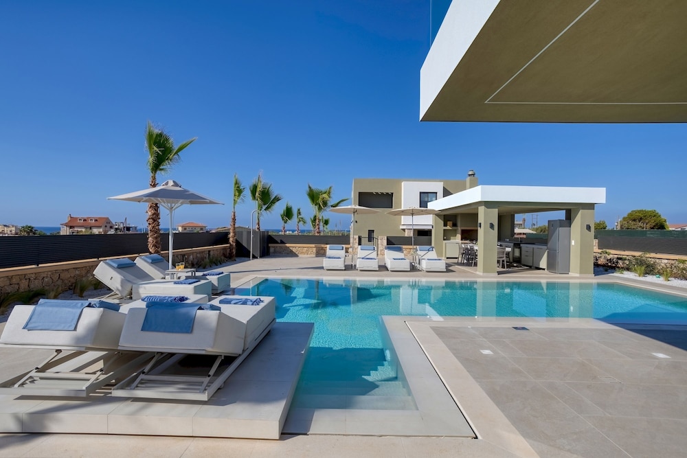 Divel Luxury Villas - Villa Ervin by Estia
