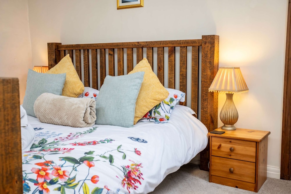 Hall House Estate - 4 Properties- St Florence