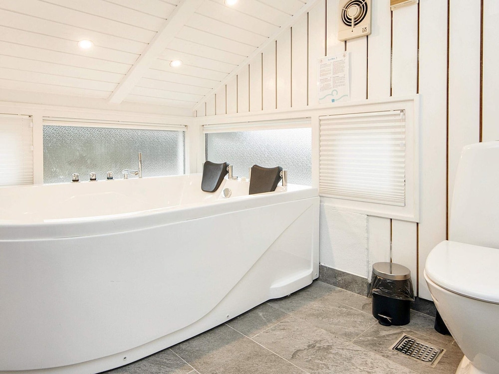 6 Person Holiday Home in Ebeltoft view 3