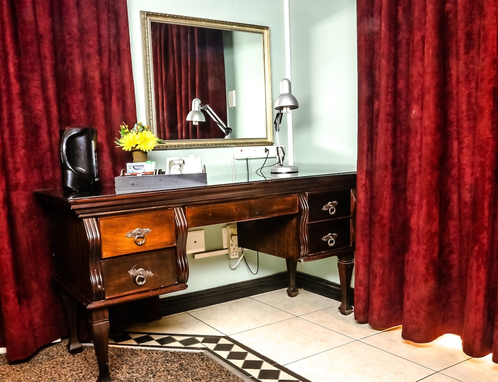 Caesars Guesthouse & Conference Centre