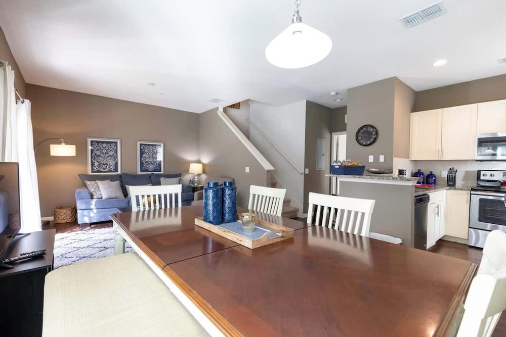 4BR Family Townhouse Steps to Disney