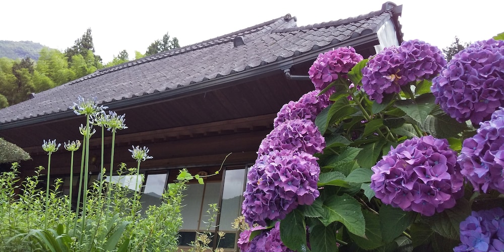 Iyanoyado Kazuraya