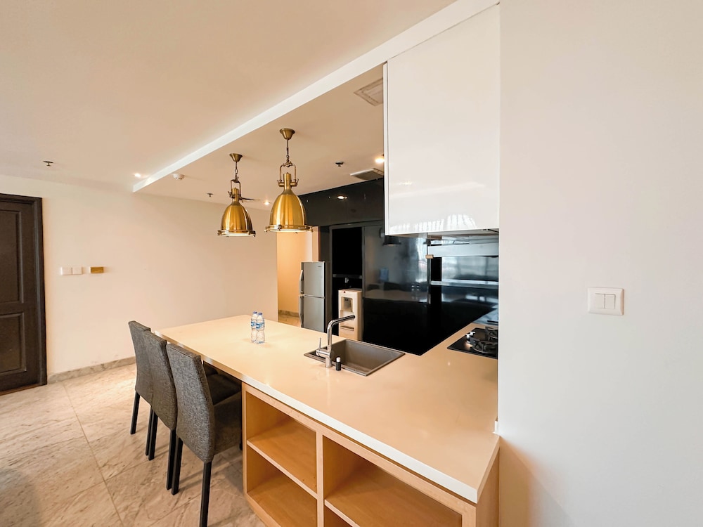 Spacious And Strategic Location 3Br At Kondominium Regensi Apartment