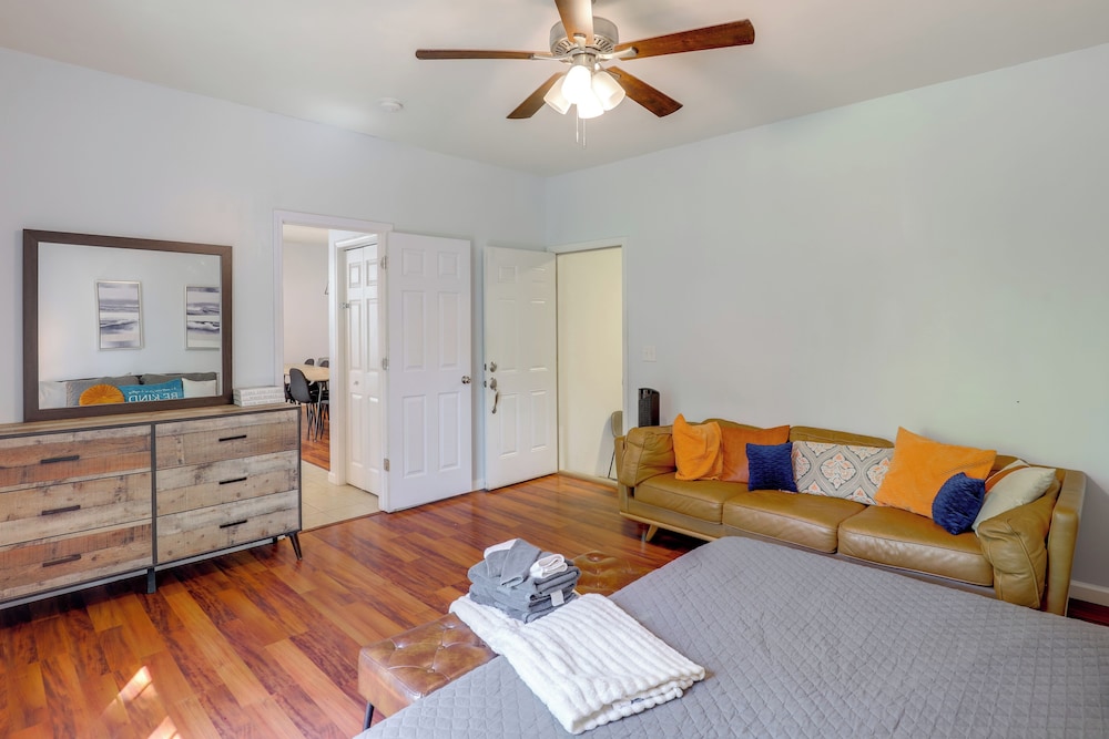 Family Home w/ Game Room, 3 Mi to Dtwn Asheville!