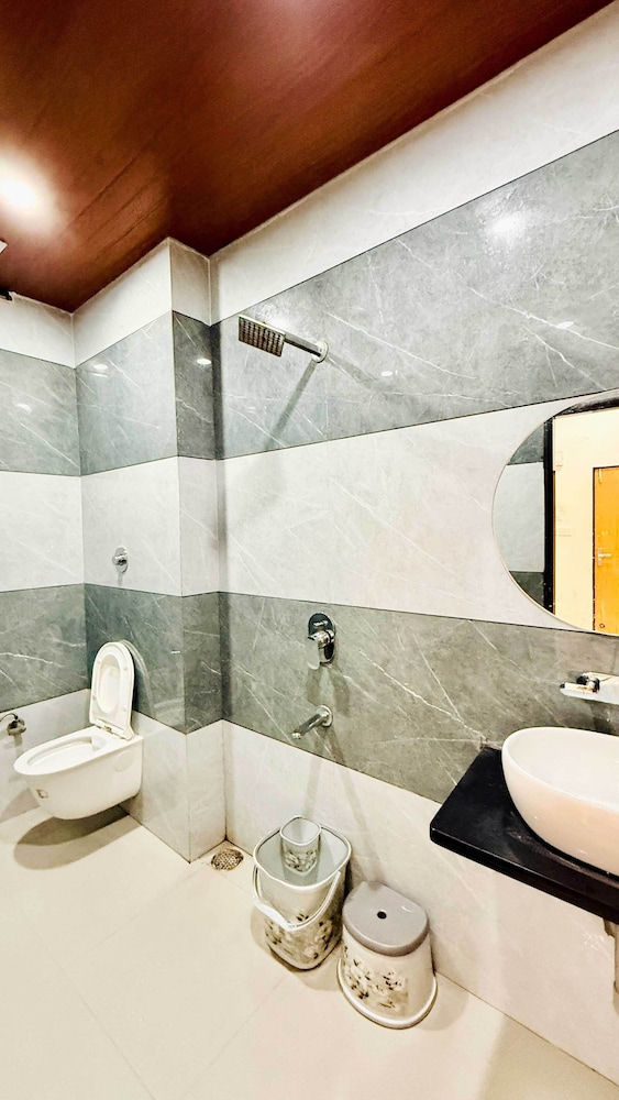 Hotel Raj Inn