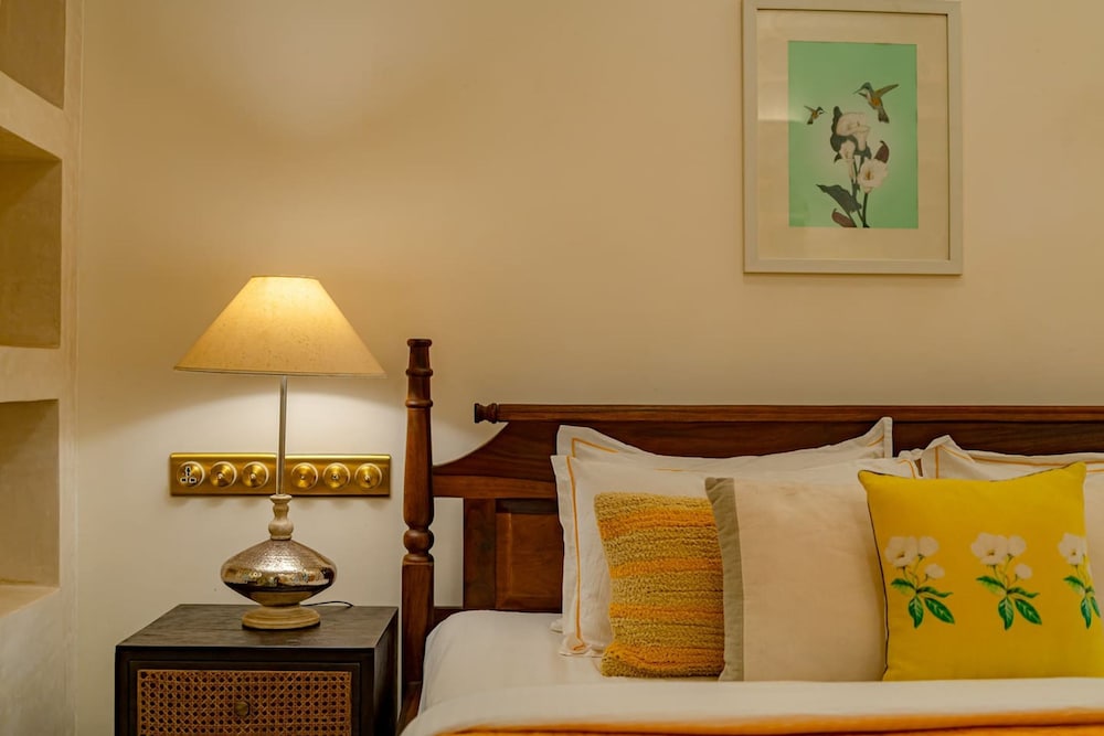 Loto Bianco by Hireavilla -4br w Pvt Pool Siolim