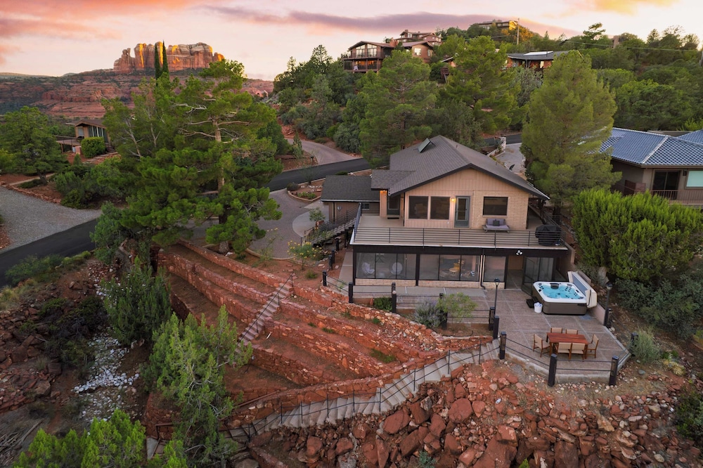 Mid-century Gem w/ Views, Hot Tub & Sunroom Lounge Red Rock Haven by Avantstay