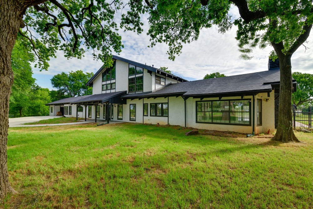 Private Pool: Pilot Point Home on 45 Acres