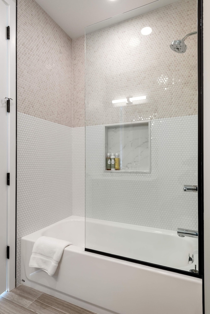Penthouse Near Fulton Market 3BR Luxury