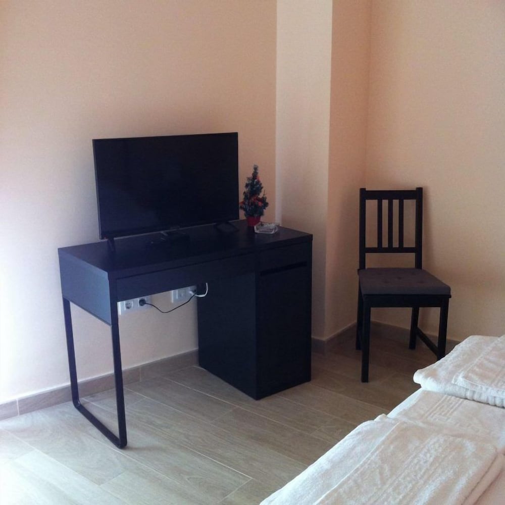 OYO 12734 Home Valley View Studio Kasauli
