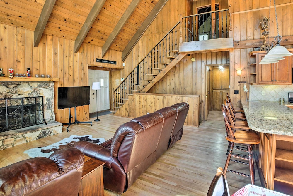 Cozy Cabin ~ 3 Mi to Lake Arrowhead Village view 5
