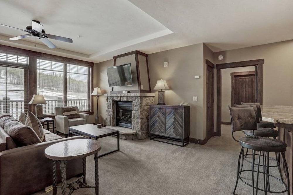 Crystal Peak Lodge 2 Bedroom Ski in, Ski out Slopeside Condo at the Base of Peak 7 view 2