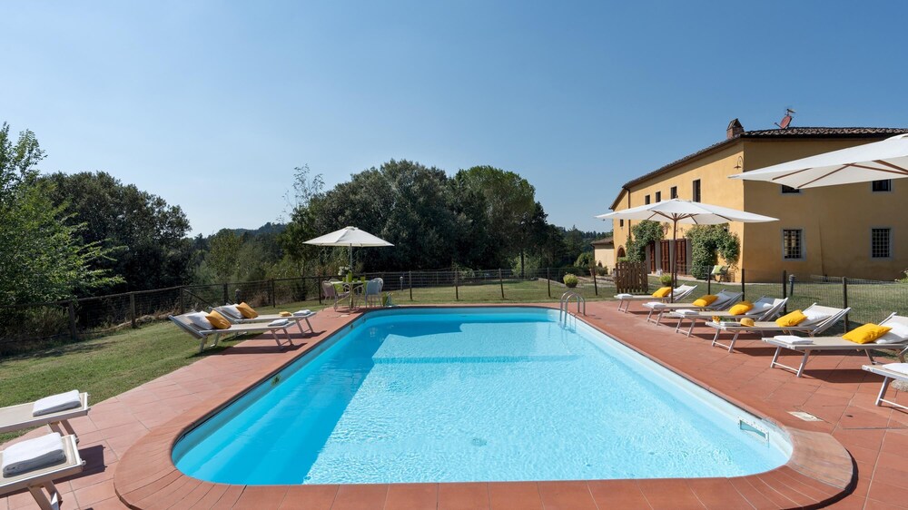 Villa Montefalconi 11 Emma Villas view 3