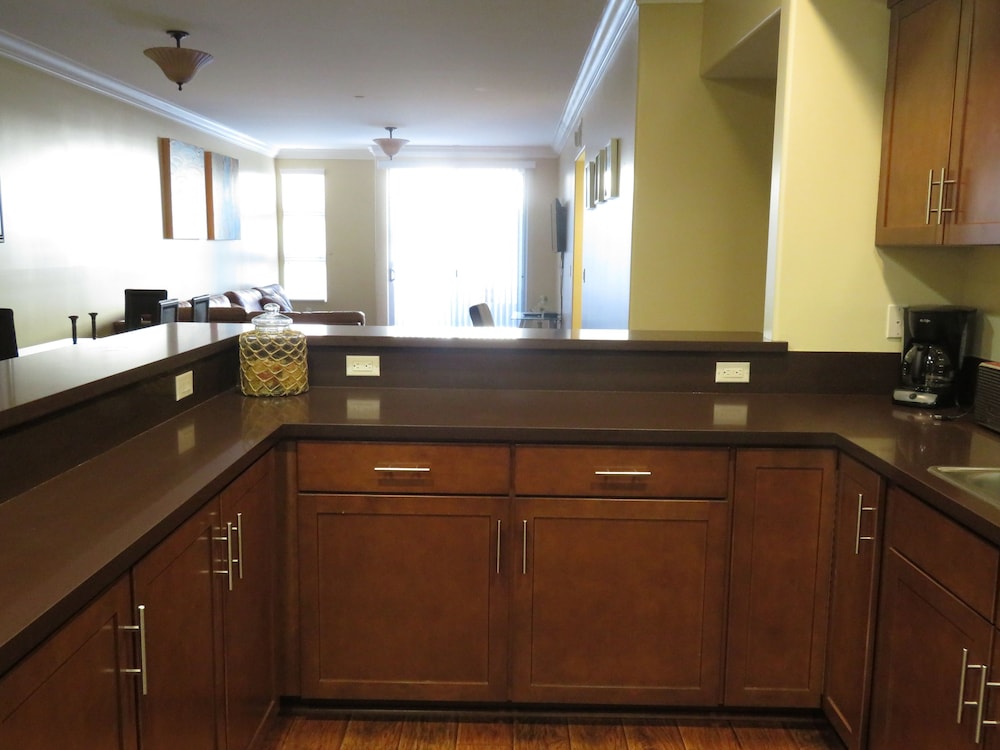 2 Bed 2 Bath in Studio City