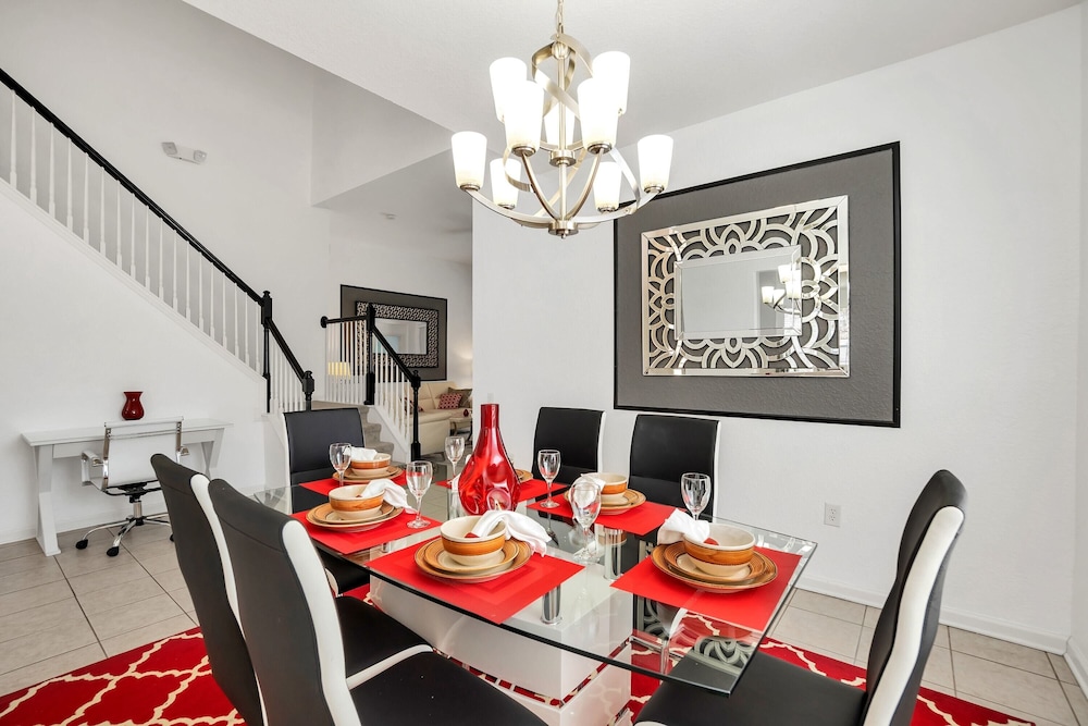 Vibrant Home With Spacious Pool Home and Free Waterpark! #5wh723 - Image 3