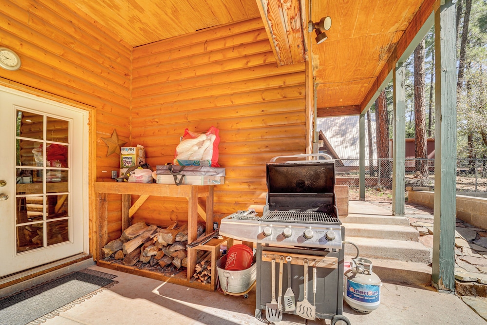 Game Nights in Pine's Winter Woods: Cozy Cabin