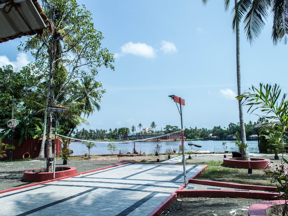 OYO 5237 Island Lake Resort
