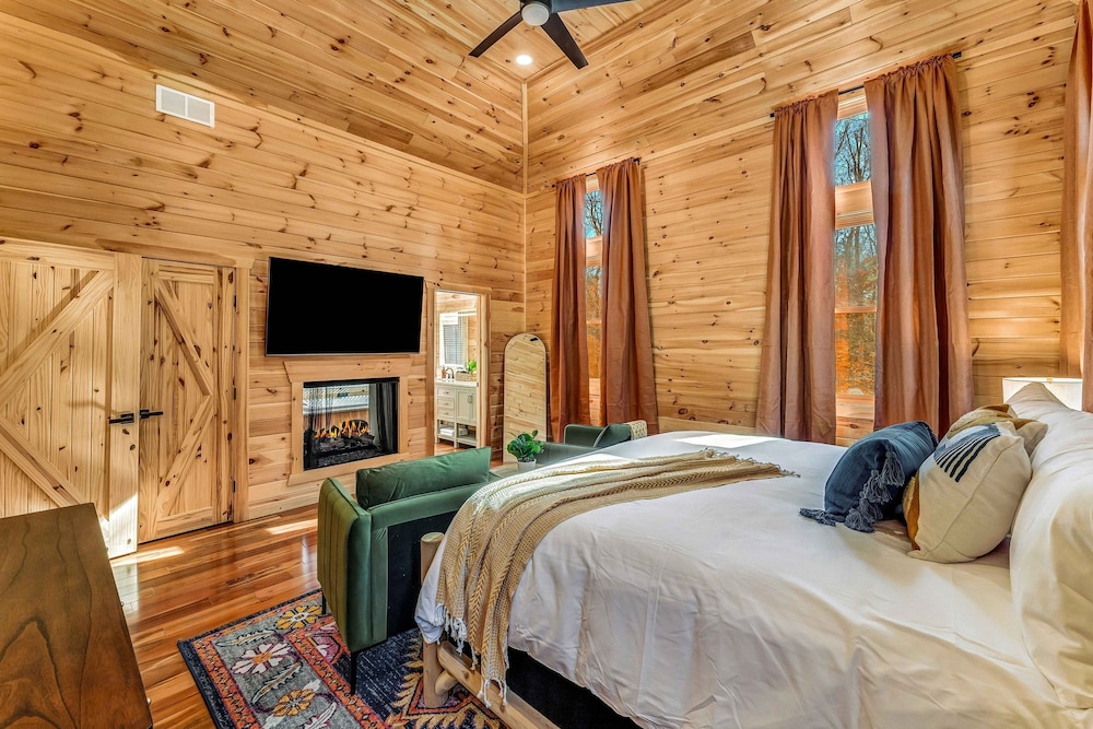 Grand Timber by Avantstay Indoor Pool Sauna Sports Court Game Room More