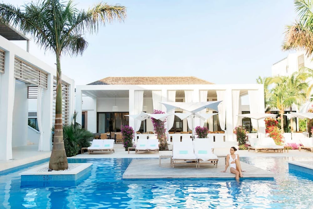 Luxe Oceanfront Penthouse Hot Tub Daily Cabana