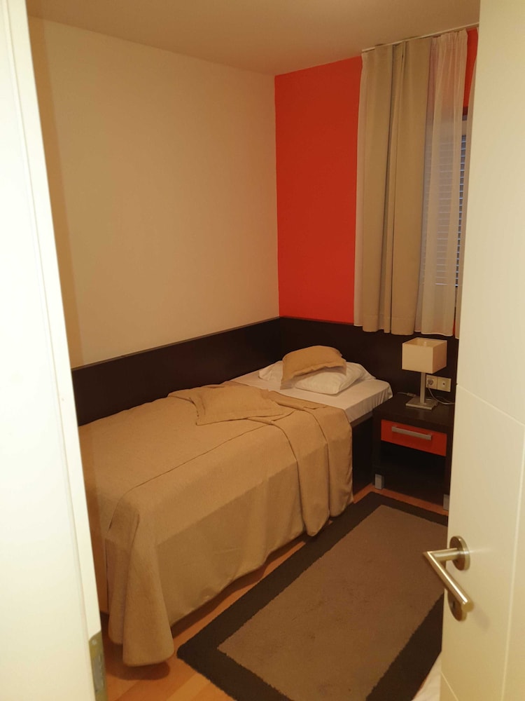 Marina Portorož Family Friendly Apartment 5