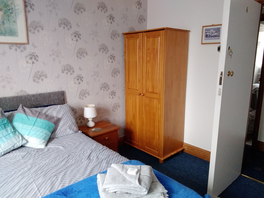 Whiteways Hotel