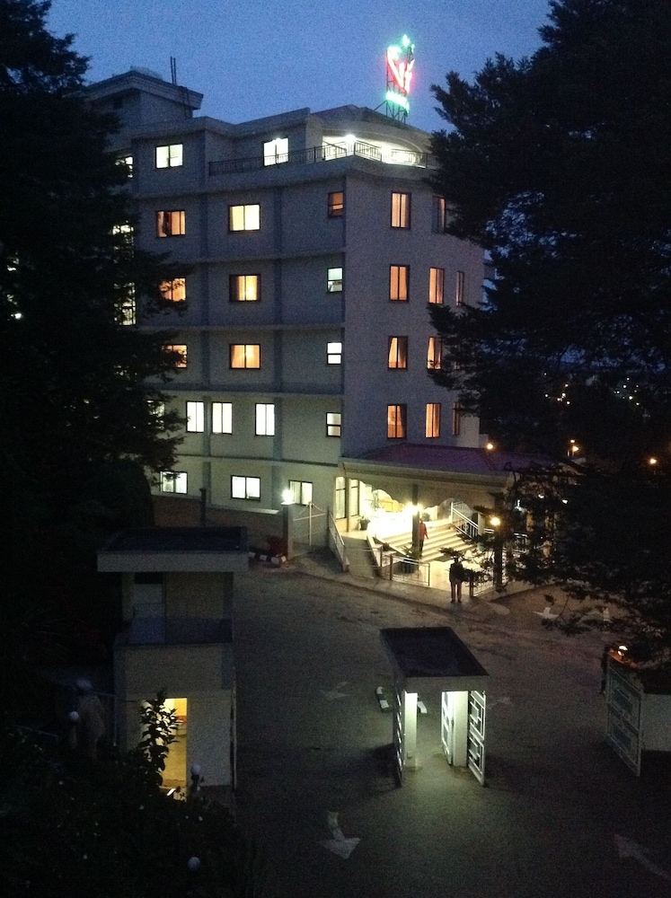 Ararat Hotel