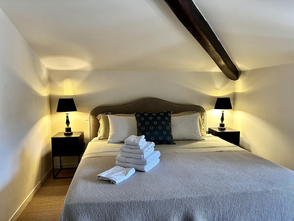 L Ortensia Bianca in Palazzo Ruspoli a Superb Retreat in the Most Elegant Palace in Rome