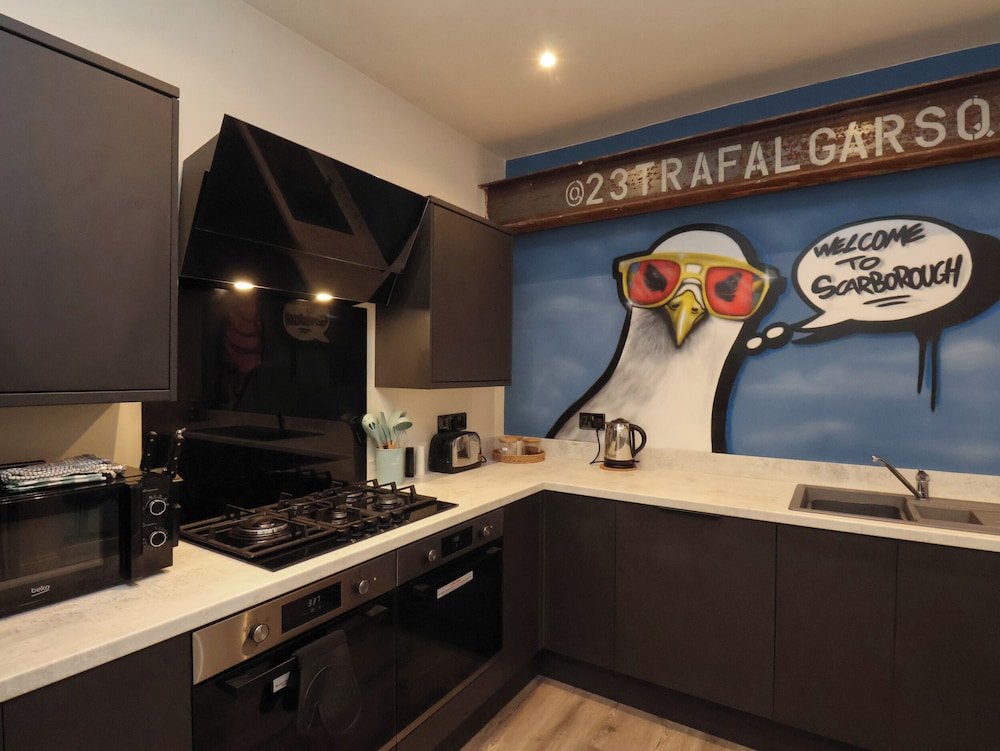 23 Trafalgar Square