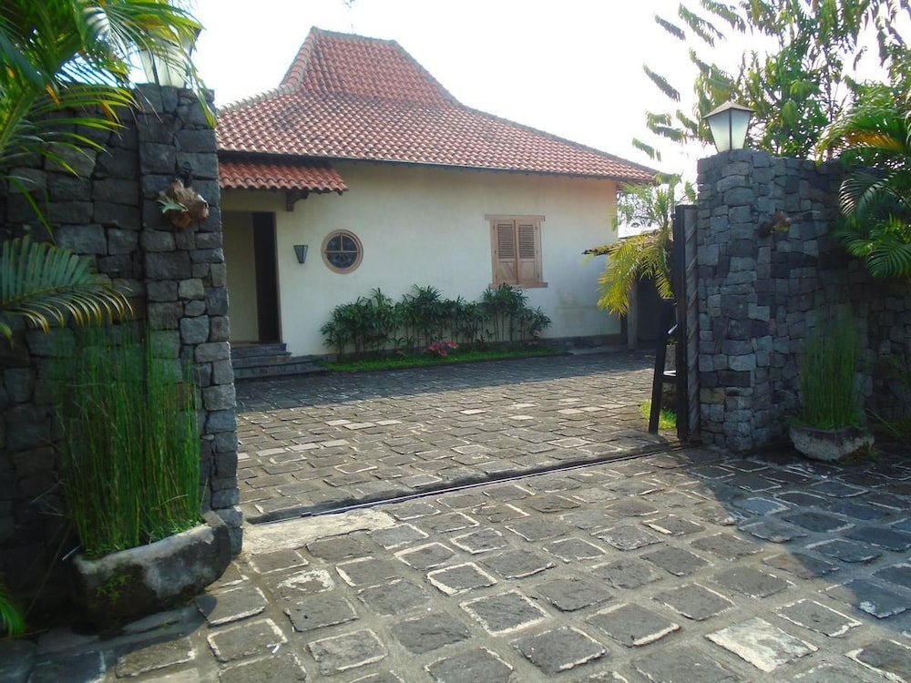 Villa Aquin