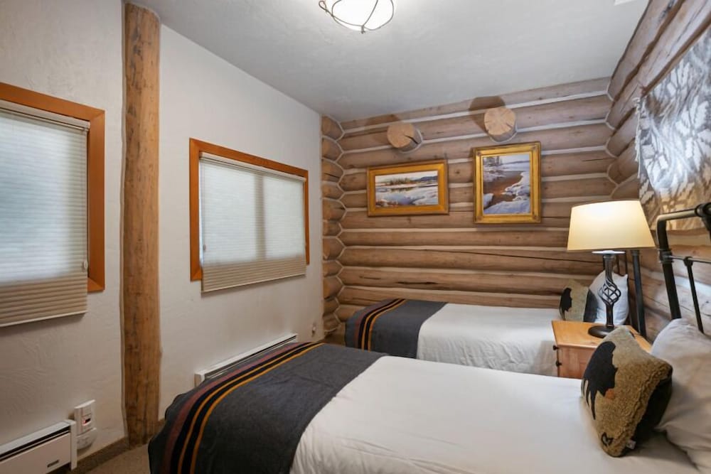 Pine Inn 9 - Two Bedroom with Spa Trail's End Lodge 2 Condo