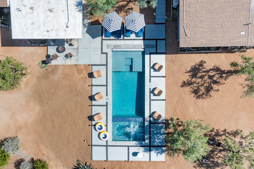 Sunset Grove Two Beautiful Homes w Private Pool