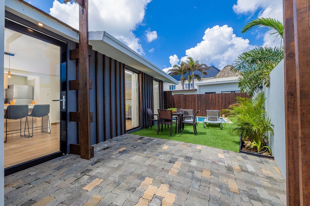 Brand NEW 2br1ba w Privatepool in Amazing Location